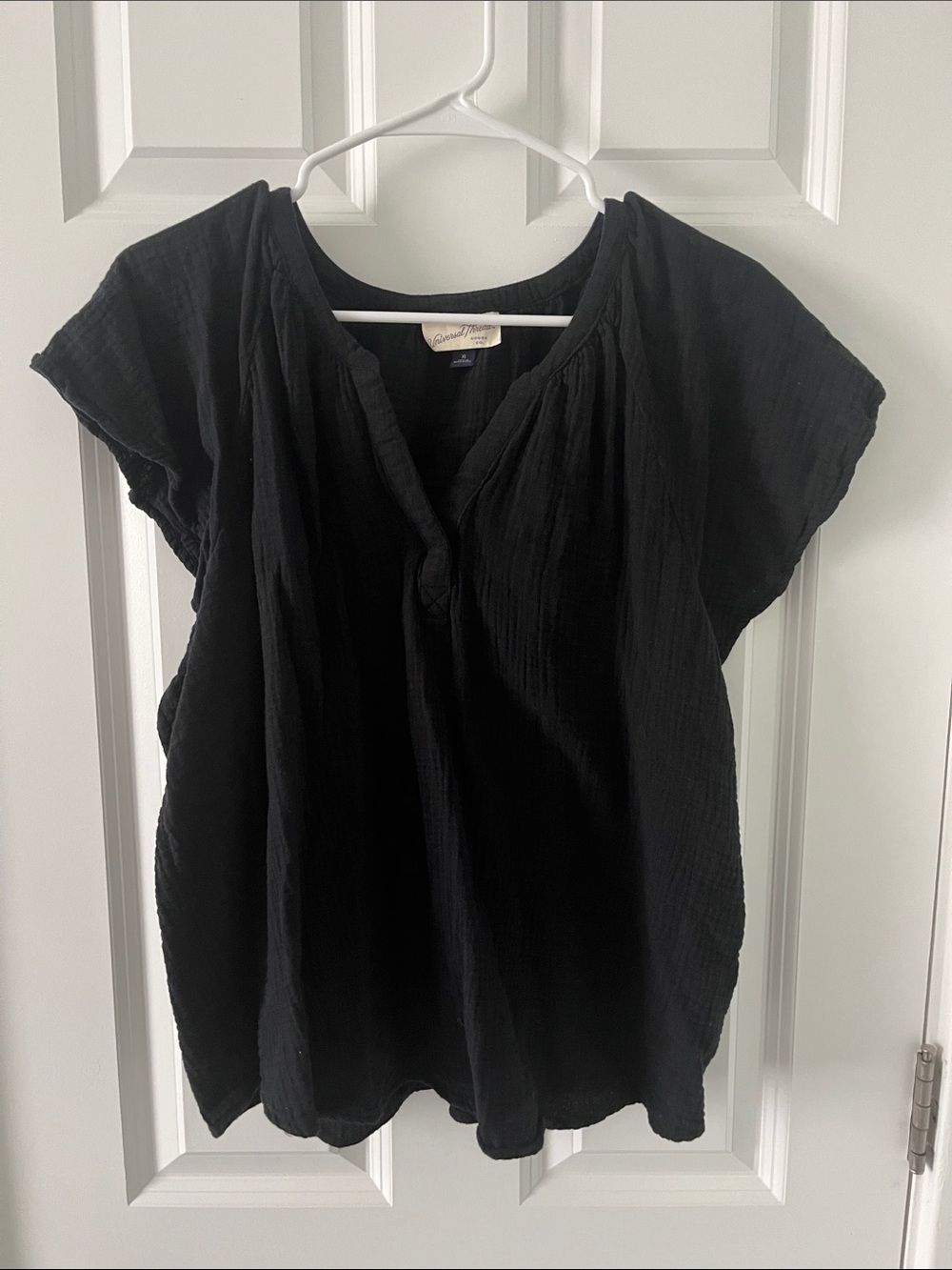 Universal Thread Black Textured Short-Sleeve Peasant Top